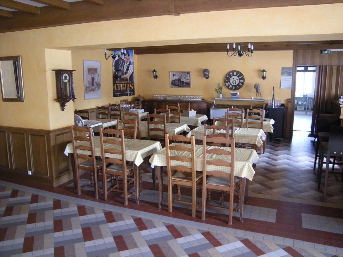 Hotel Gites Des Touristes Vollore-Montagne Bagian luar foto