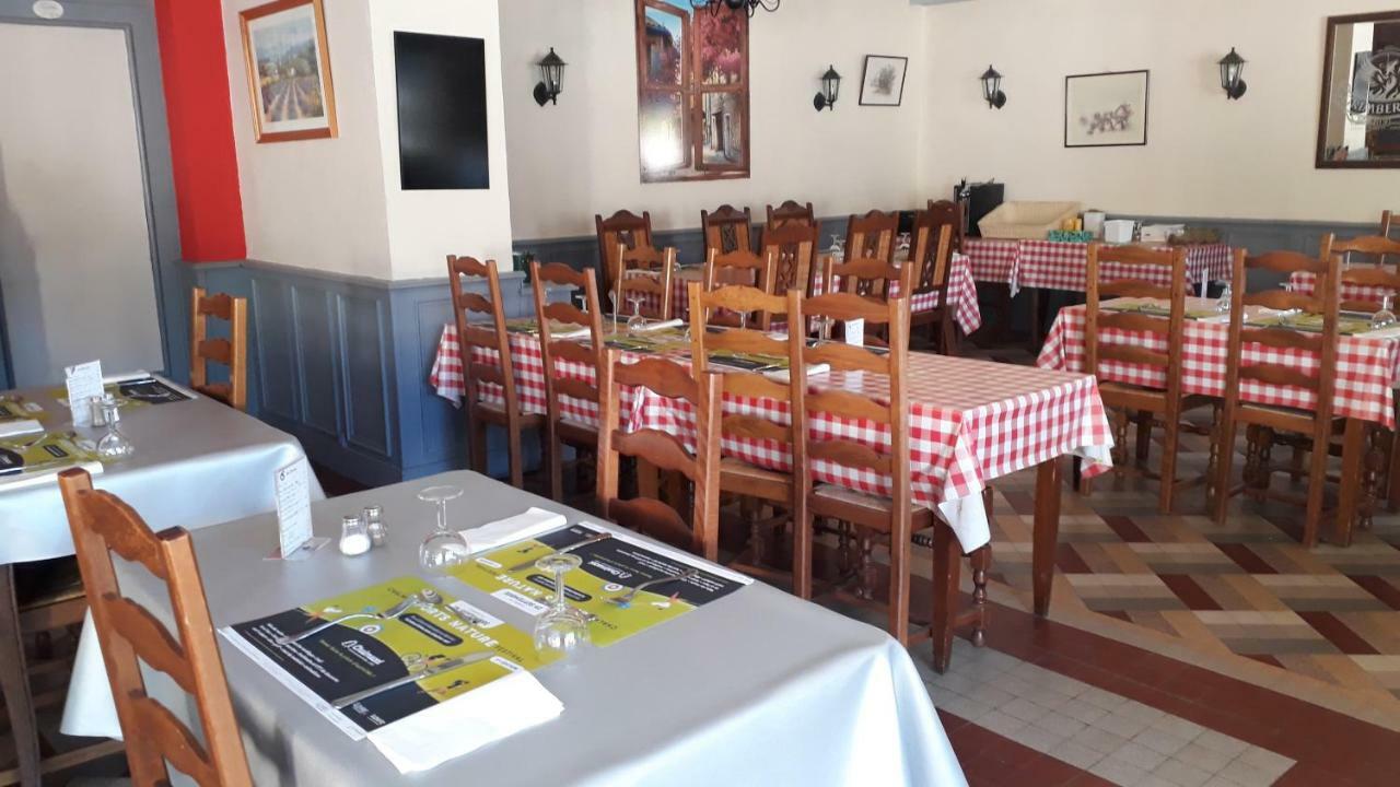 Hotel Gites Des Touristes Vollore-Montagne Bagian luar foto